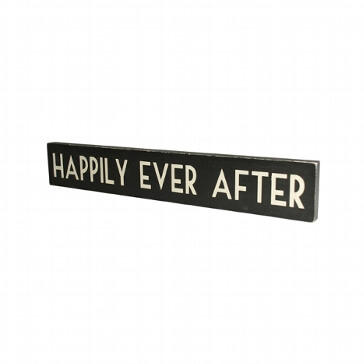 Großes Holzschild "Happily Ever After" zur Hochzeit