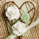 Hochzeitsanstecker Herz mit Blüten, champagn-grün, Deko