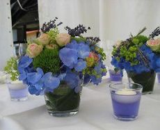 Blumen in Blau zur Hochzeit