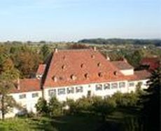 Schloss Hotel Heinsheim - Aussenansicht vom 'Hausberg'