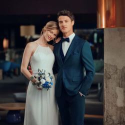 Anzüge für den Bräutigam: Die Trends der Hochzeitssaison 2024