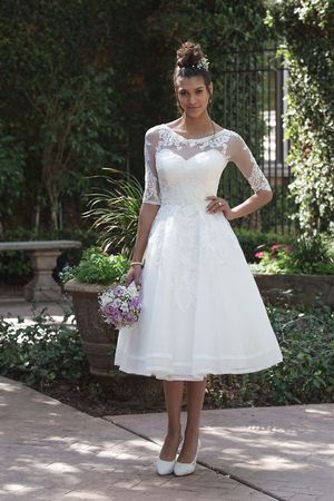 Brautkleid Sincerity 4000 Kleid in Tea Length mit halblangen Ärmeln