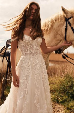https://www.justinalexander.com/de/lillian-west/collection/wedding-dresses/66176/