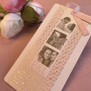 Einladungskarte mit Fotostreifen und rosa-goldenen Elementen