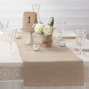 Tischdeko für die Hochzeit mit Leinen und Kraftpapier