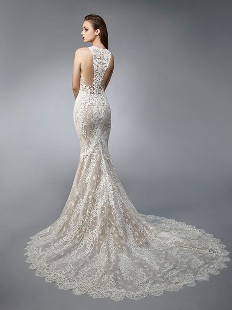 Elegantes Brautkleid von Enzoani Rückenansicht mit Spitzenverzierungen