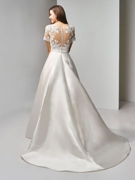 Klassisches Brautkleid von Beautiful Bridal mit Illusion Rückenansicht