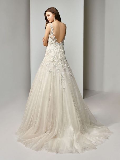 Romantisches Brautkleid von Beautiful Bridal Rückenansicht mit transparentem V-Ausschnitt