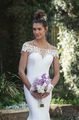 Brautkleid Sincerity 4010 Carmen-Ausschnitt mit Verzierungen aus Spitze
