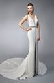 Schlichtes Brautkleid von Enzoani mit V-Ausschnitt aus Stretch Georgette
